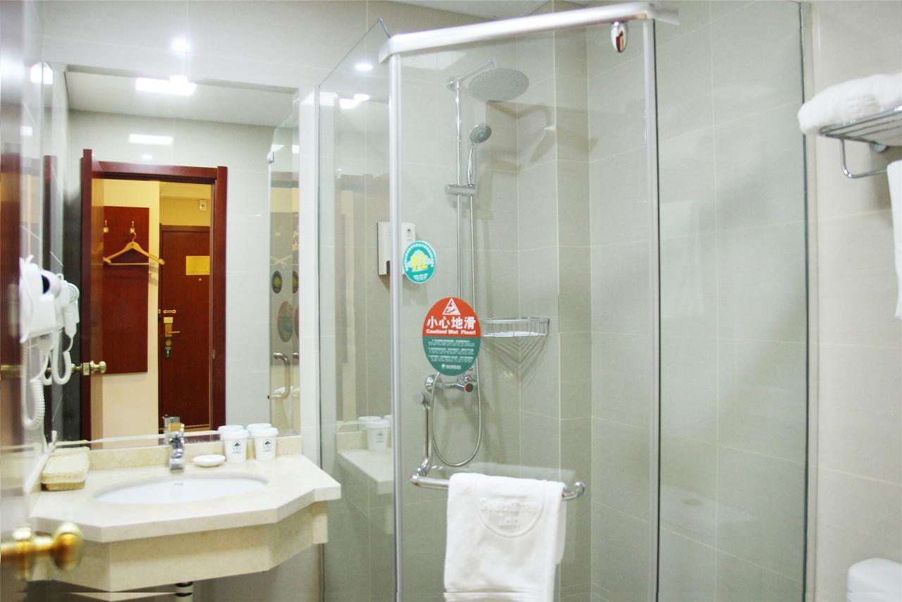 Greentree Inn Jiangsu Taizhou Taixing East Guoqing Road Rt-Mart Business Hotel Bagian luar foto