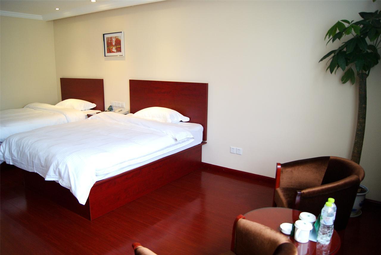 Greentree Inn Jiangsu Taizhou Taixing East Guoqing Road Rt-Mart Business Hotel Bagian luar foto